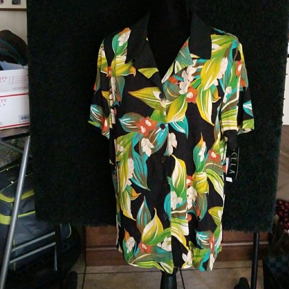 Nwt Super cute hawian shirt